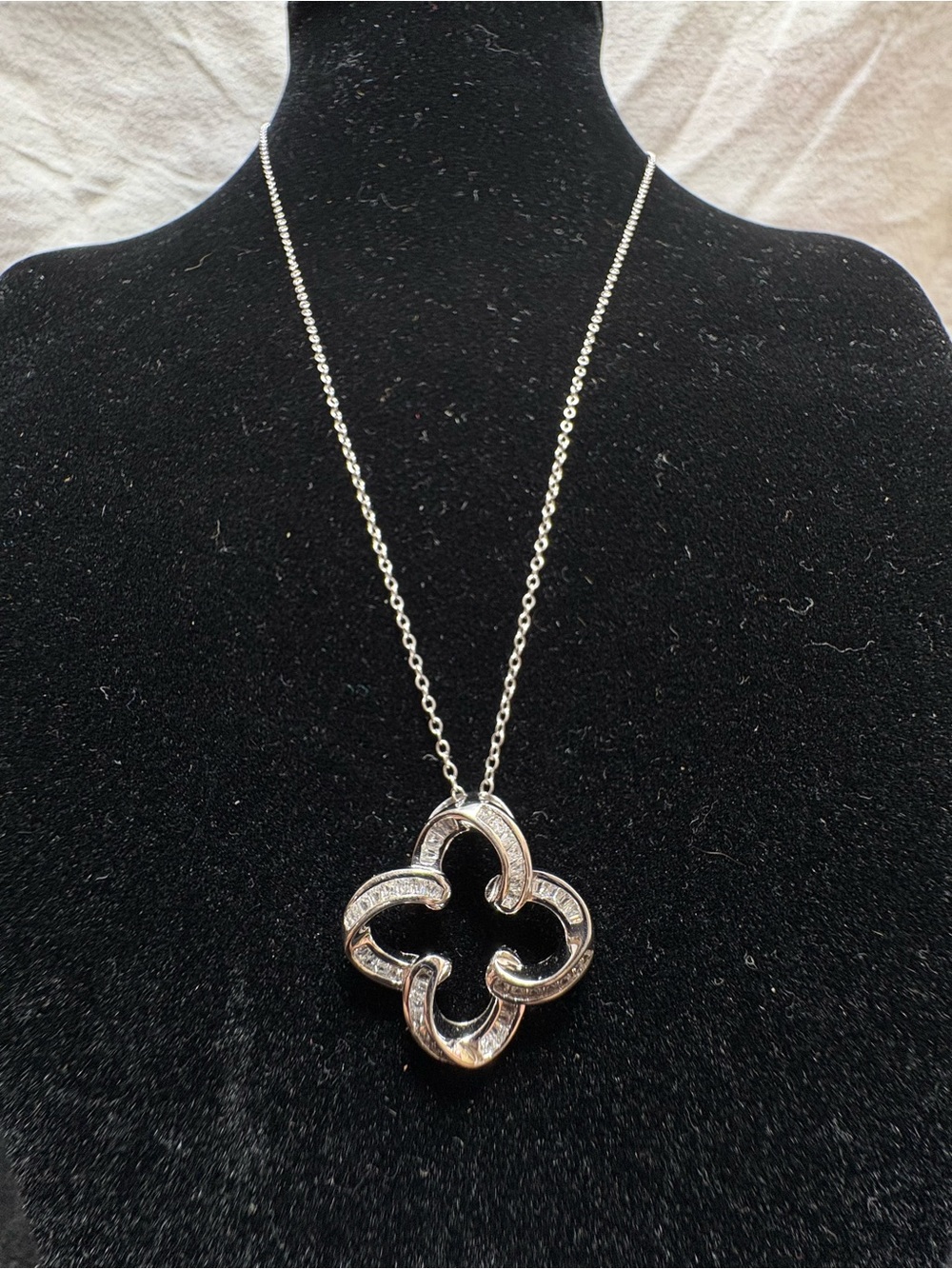 Sterling Silver Clover Pendant Cubic Zirconia Dainty Necklace Women Jewelry